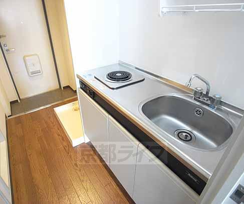 キッチン　まな板を置くスペースもございます。