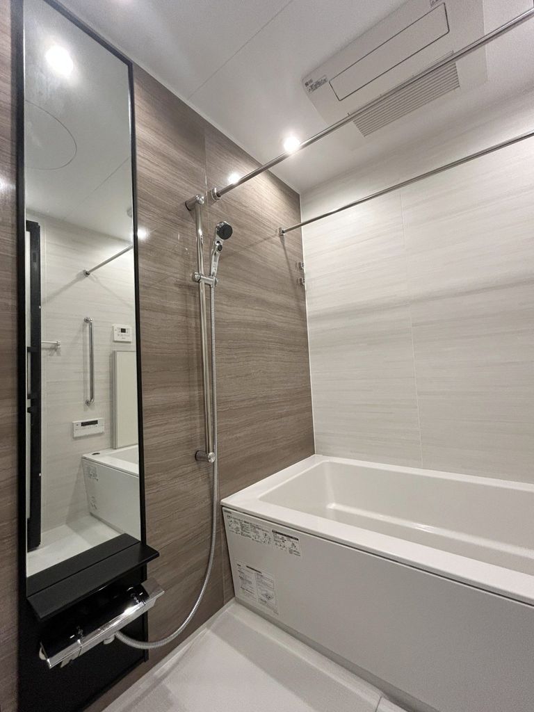 バス・シャワールーム　1418サイズのゆったりとした浴室