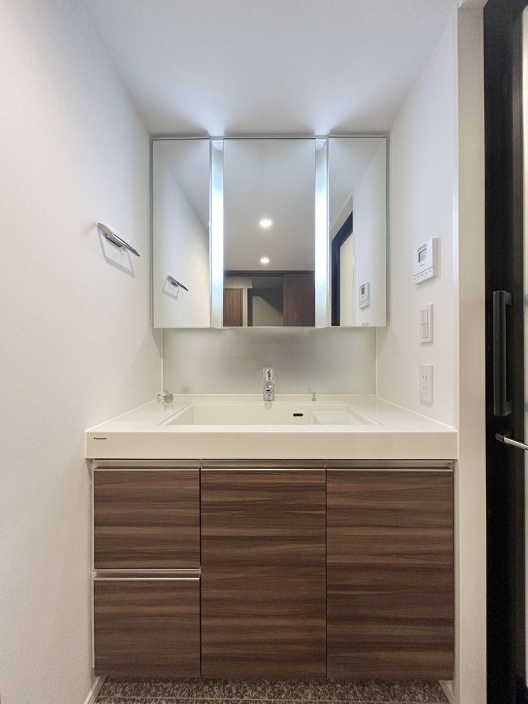 洗面設備　洗面化粧台