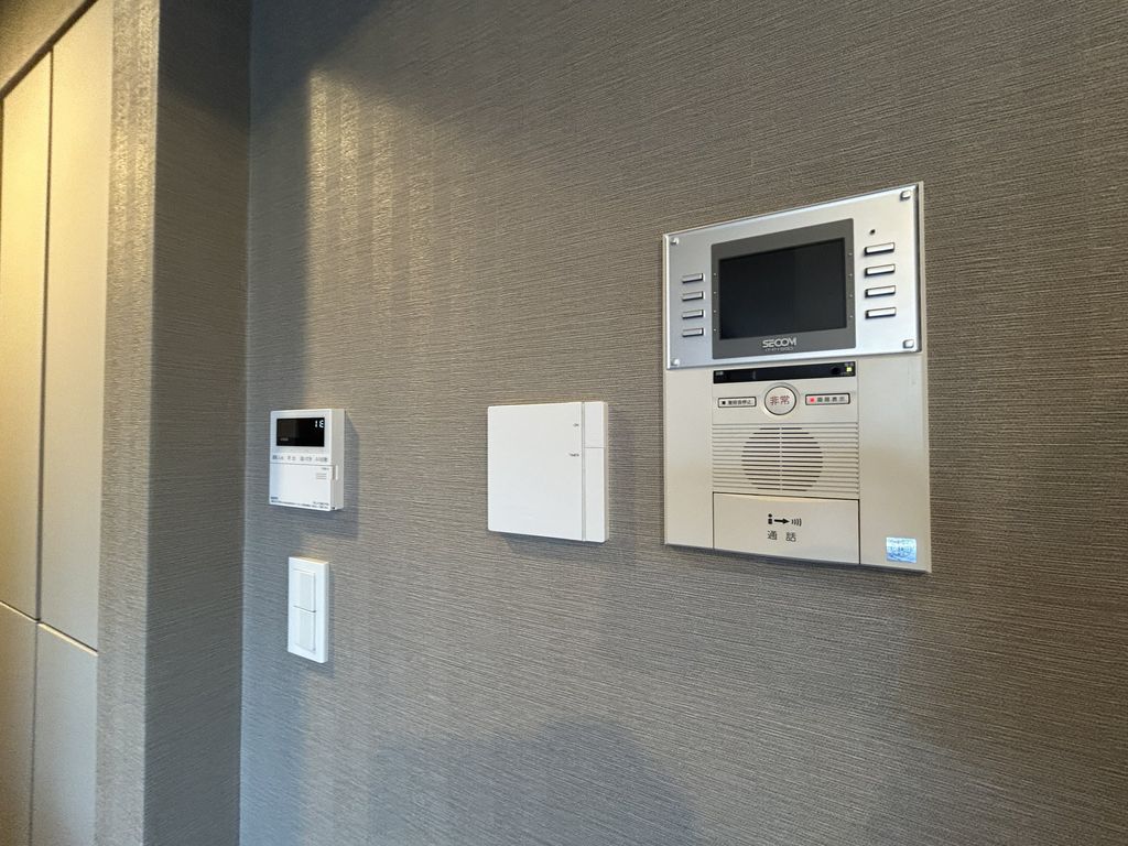 セキュリティ　TVモニター付きインターホン