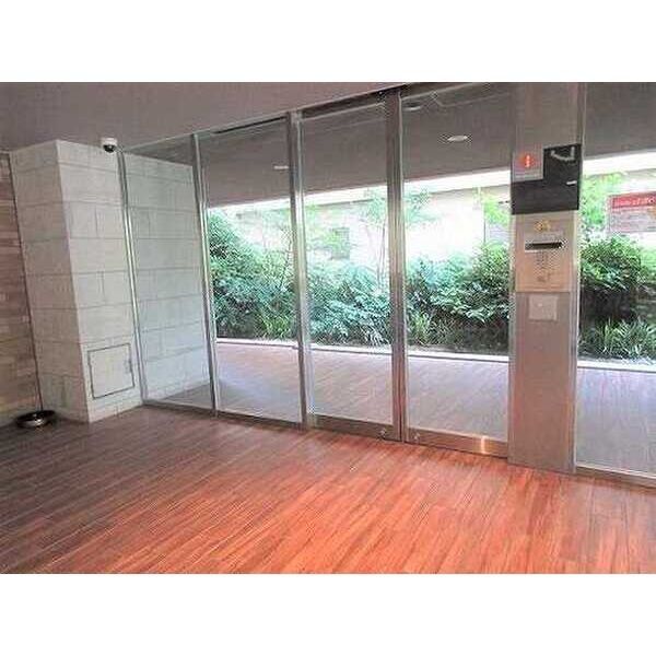 エントランス　エントランス