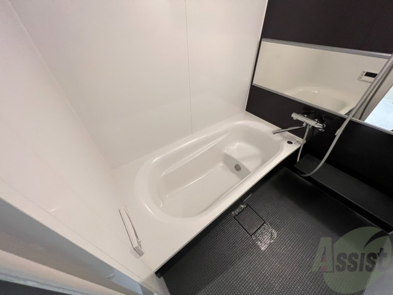 バス・シャワールーム　お風呂になります。一日の疲れを癒してくださいね。