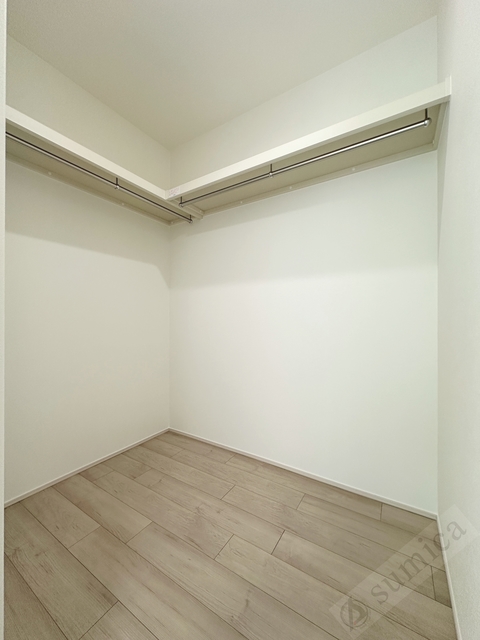 収納　ウォークインクローゼットにたっぷりと収納可能です♪♪