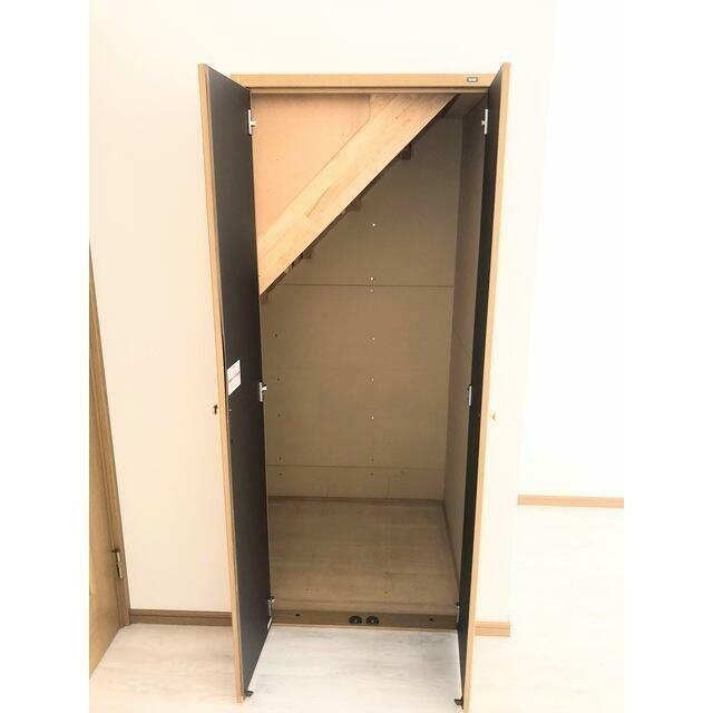 収納　1階　階段下収納