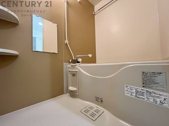 バス・シャワールーム　便利な浴室乾燥機付き♪