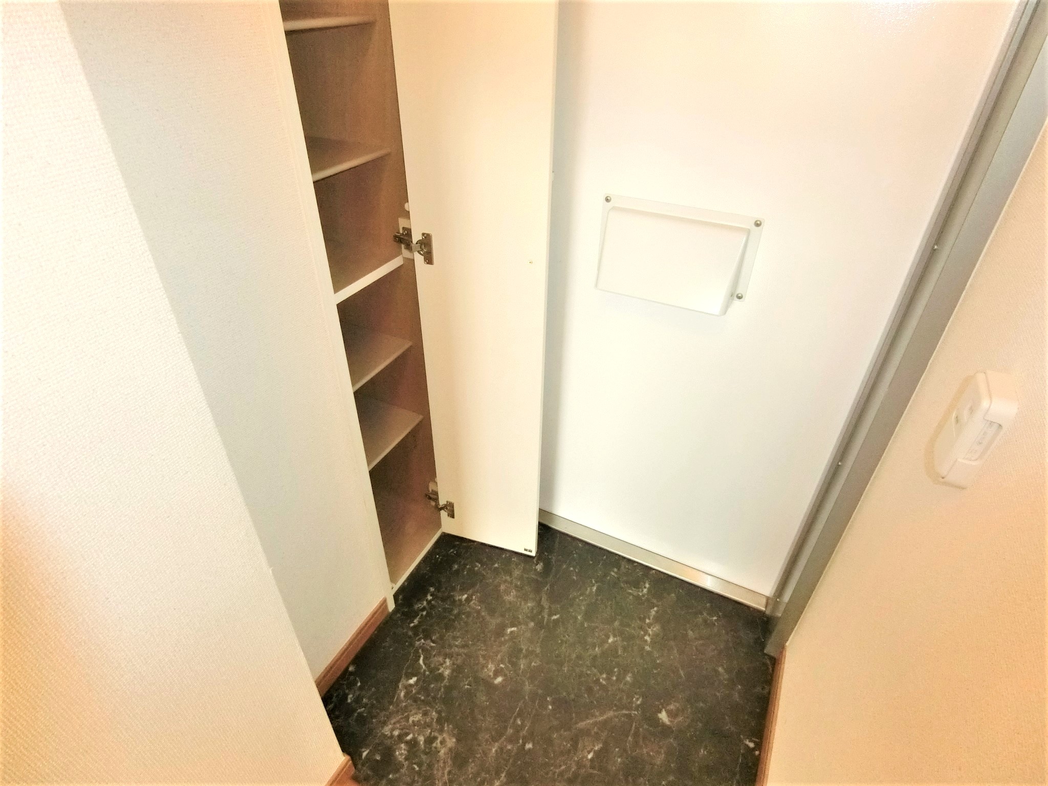 玄関　シューズボックスを完備です☆