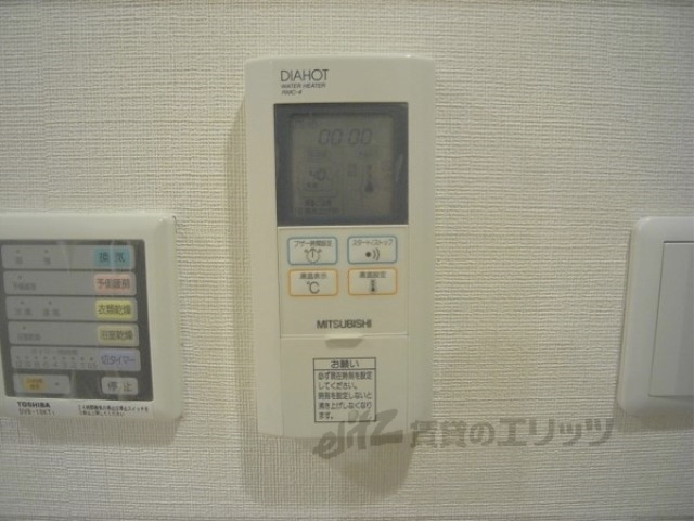 その他設備　給湯器リモコン