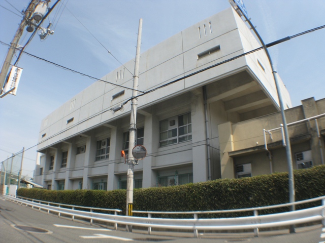 高校・高専　樟蔭学園高等学校（高校・高専）まで421m