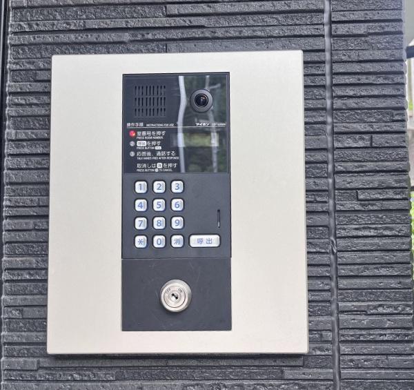 エントランス　オートロック付き
