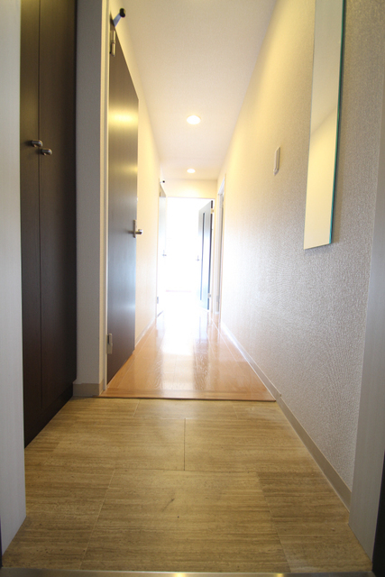 玄関　※同号室の別階のお写真です