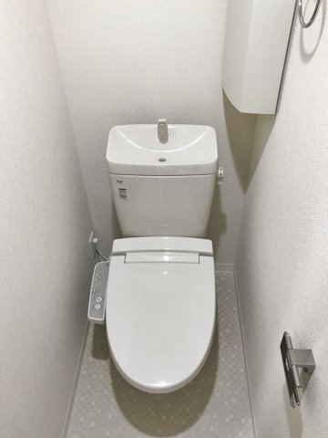 トイレ　「b’CASA横浜吉野町」