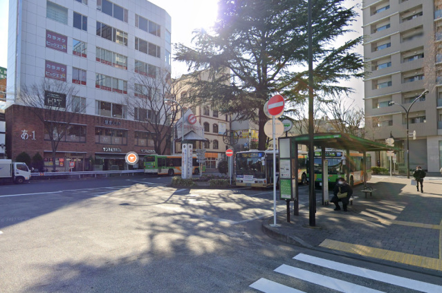 コンビニ　ファミリーマート杉並阿佐谷南口店（コンビニ）まで276m