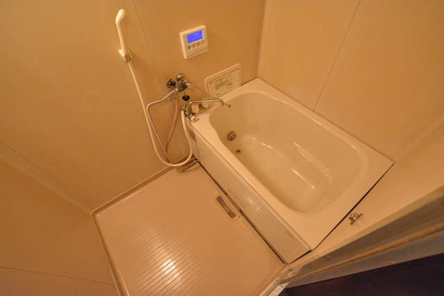 バス・シャワールーム　シンプルで機能的なユニットバス！