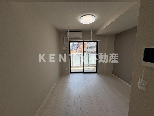 その他部屋・スペース　開放的な寝室です