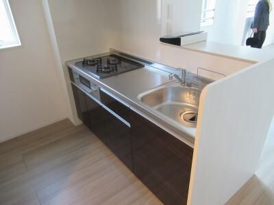 キッチン　※別部屋参考写真