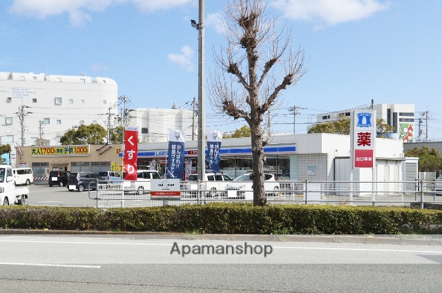 コンビニ　ローソン徳島加賀須野店（コンビニ）まで636m