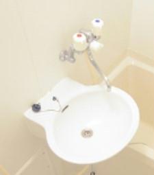 洗面設備　備品や設備仕様は号室等により異なります現地をご確認下さい。