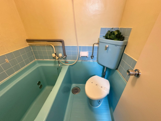 トイレ　※別号室の写真のため現況優先