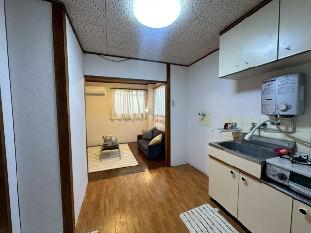 玄関　※別号室の写真のため現況優先