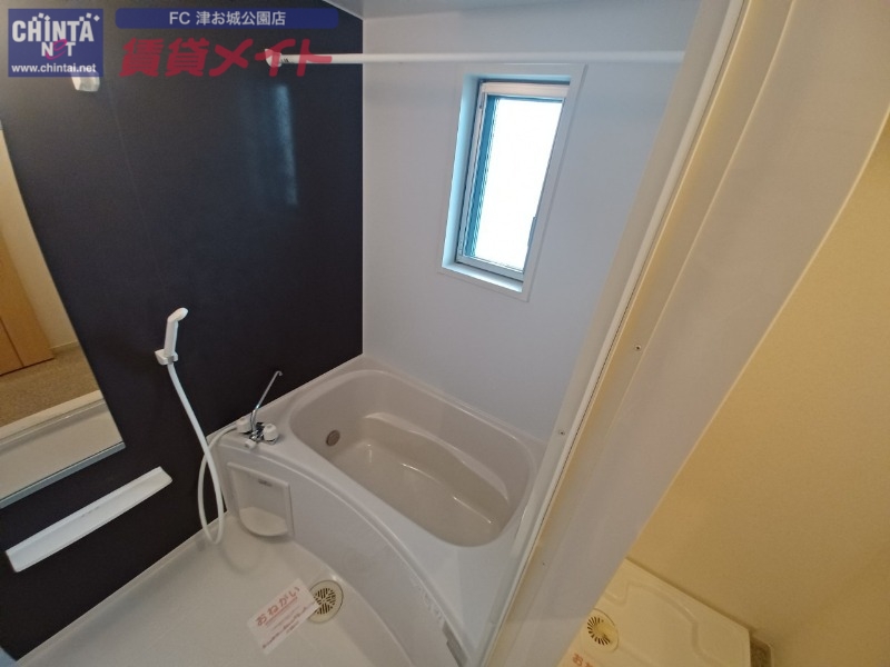 バス・シャワールーム　別部屋同型反転タイプ