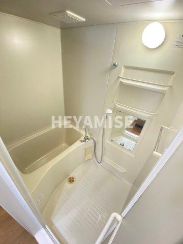 バス・シャワールーム　※同物件別室反転間取りの写真です。※現況を優先します。