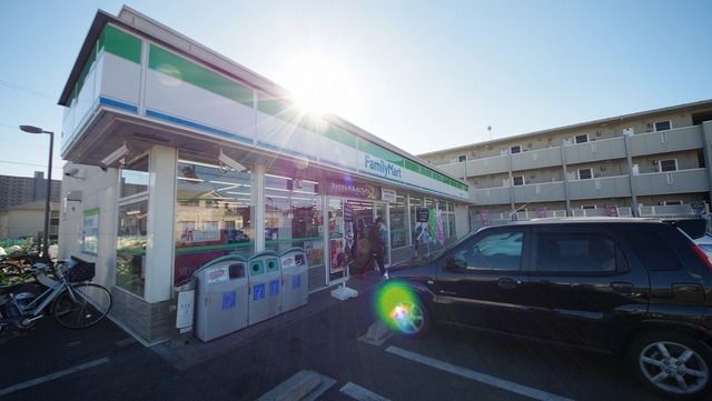 コンビニ　ファミリーマートふじみ野駒林店（コンビニ）まで364m