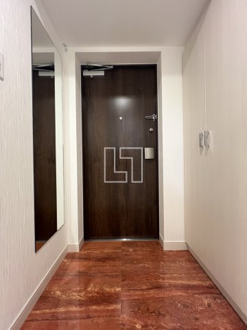 玄関　プレジオ恵美須　玄関