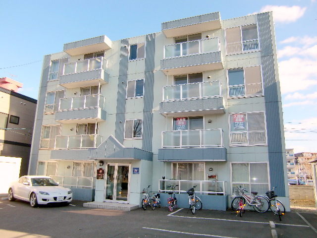 建物外観　希望公園が目の前です♪