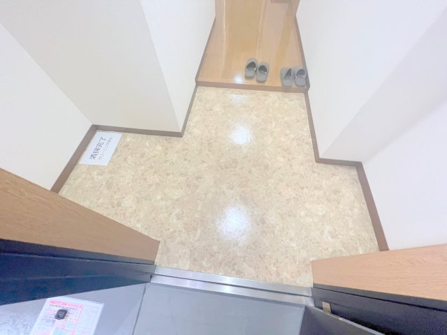 玄関　ゆったりとした玄関スペース