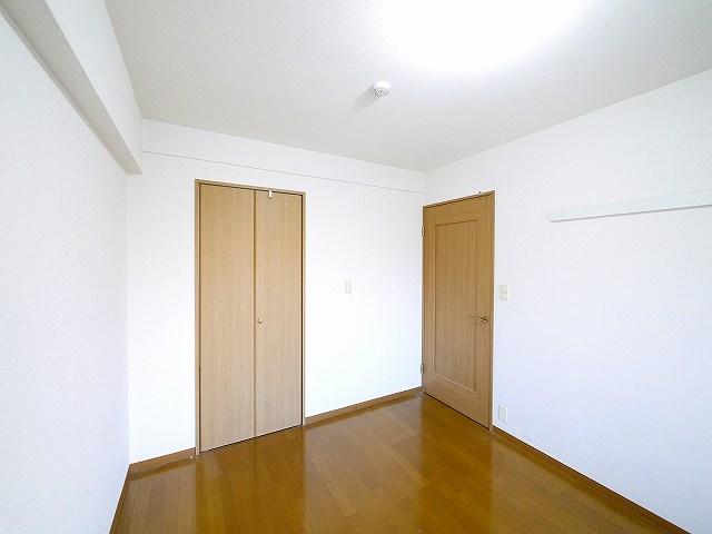 その他部屋・スペース　広くて明るい寝室