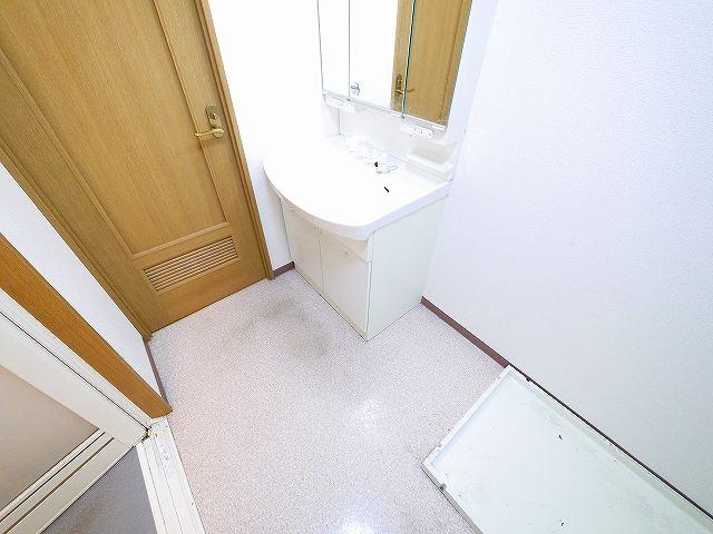 洗面設備　使いやすい洗面所です