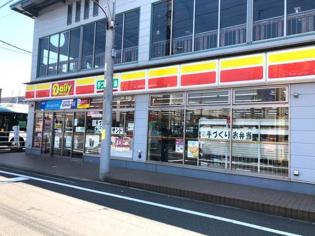 コンビニ　デイリーヤマザキ門前仲町駅前店（コンビニ）まで146m