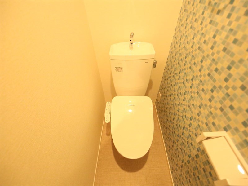 トイレ　温水洗浄暖房便座付トイレ　同仕様写真