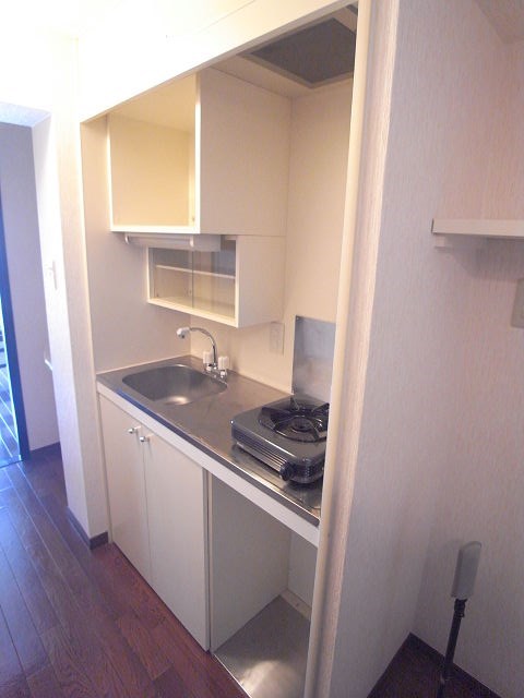 キッチン　コンパクトなキッチンで掃除もラクラク