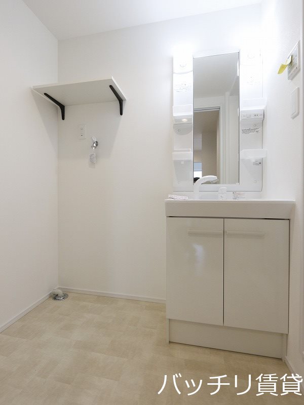 洗面設備　同型イメージの為、現状を優先致します。