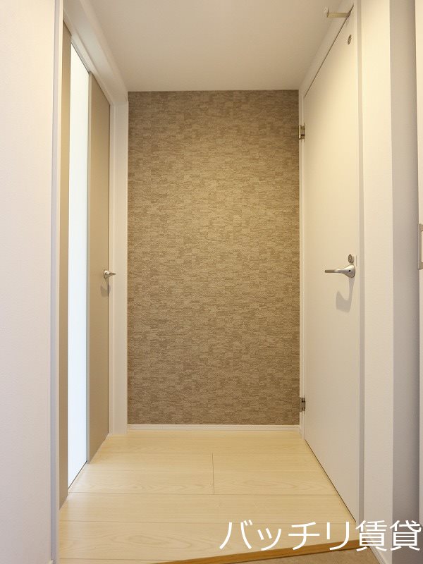 玄関　同型イメージの為、現状を優先致します。