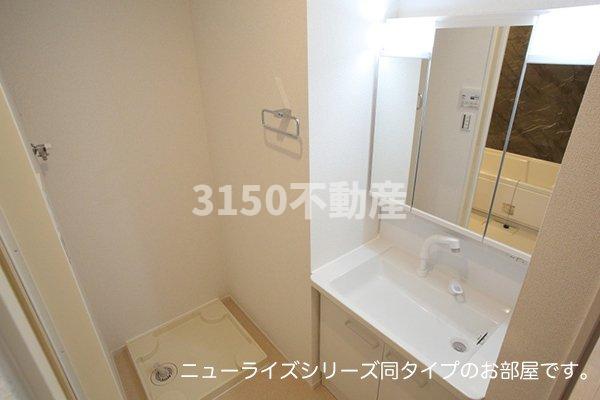 洗面設備　コンパクトで使いやすい洗面所