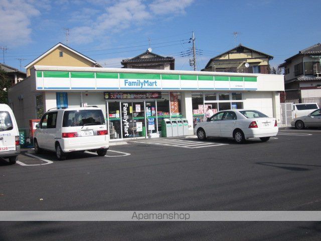 コンビニ　ファミリーマート（コンビニ）まで540m
