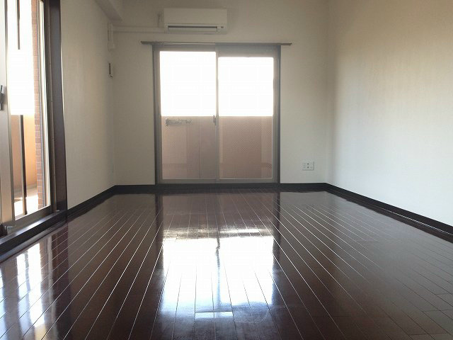 居室・リビング　※別部屋のお写真になります