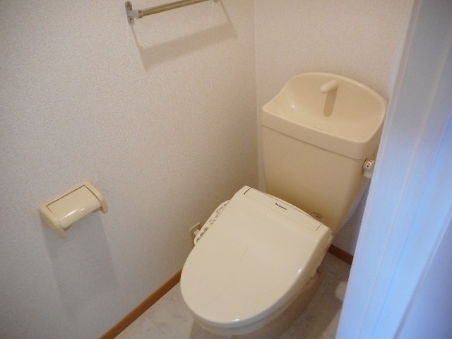 トイレ　別号室の画像です。ご参考下さい