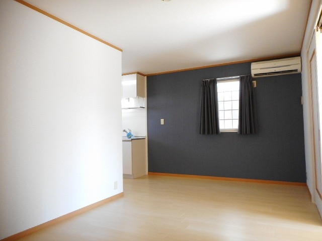 居室・リビング　別号室の画像です。ご参考下さい