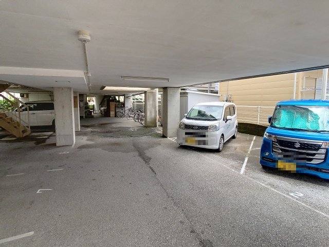 駐車場　現況が相違する場合は現況を優先致します。