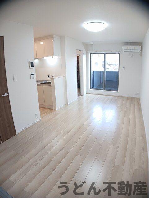 居室・リビング　うどん県のお部屋探しはうどん不動産へ うどんちゃんとLINE