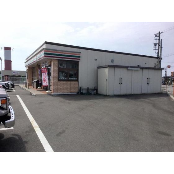 コンビニ　セブンイレブン富山中川原店（コンビニ）まで650m
