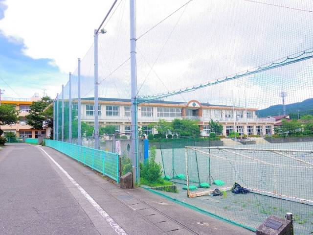 小学校　富士岡小学校（小学校）まで871m