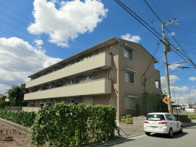 建物外観　オートロック・防犯カメラ付きで安心♪