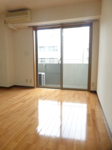 居室・リビング　居間※別部屋参考写真