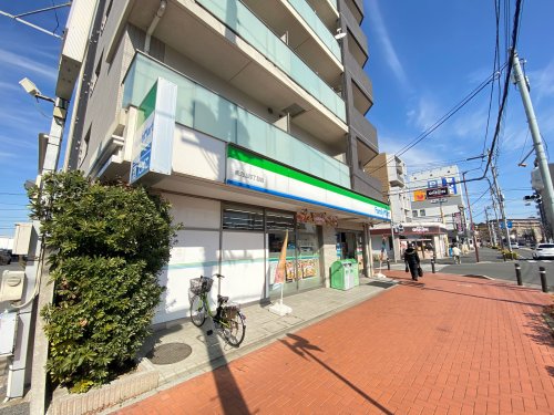 コンビニ　ファミリーマート 南流山四丁目店（コンビニ）まで273m