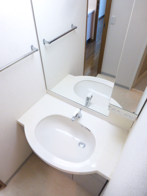 洗面設備　※別部屋の参考写真です。