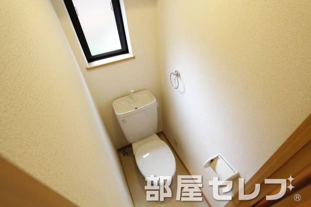 トイレ　窓付きのトイレいいですね。（イメージ写真）
